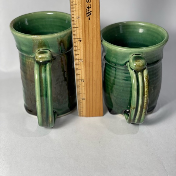 Green & brown handmade pottery mugs Calhoun - Picture 3 of 6